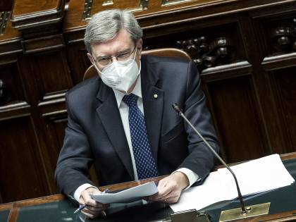 "No a disparità dell'Europa su Alitalia"