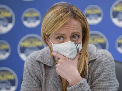 L'appello della Meloni a Salvini: "Provano a dividerci, restiamo compatti"