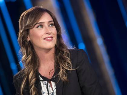 "Non voglio una come te". La Boschi a testa bassa contro la Meloni