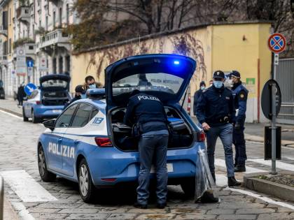 Lo schiaffo ai poliziotti: indennità pagate in ritardo