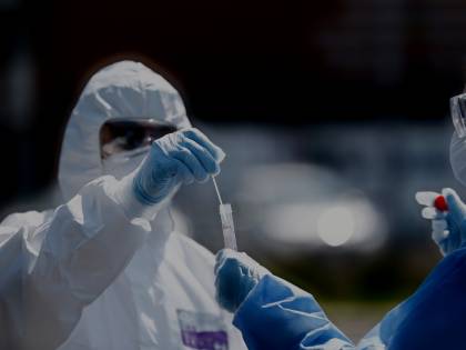 Meno di 500 contagi. Dosi col contagocce