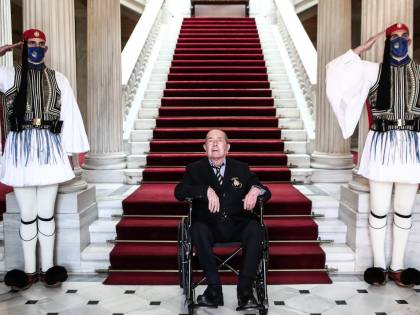 "L'uomo più grande? Il patriota". Si è spento l'ultimo eroe di Grecia
