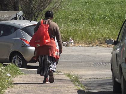 Le case popolari nel mirino dei rom: "Appena qualcuno muore occupano"