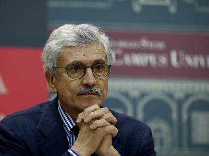 "D'Alema in affari col regime cinese che ci ha depistato sulla pandemia"