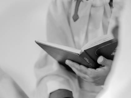 La sorpresa del parroco. Addio tonaca dal pulpito. "Mi sono innamorato"