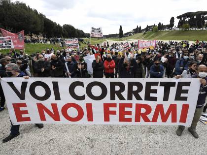 In piazza il dramma degli autonomi: "Ormai siamo alla fame"