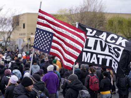 "In America polizia brutale contro i neri. La sentenza Floyd può essere esplosiva"