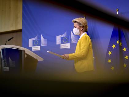 I prezzi e gli effetti collaterali: ecco il contratto "segreto" della Ue con Pfizer