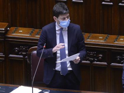 Nel terzo trimestre 50 milioni di vaccini "Entro l'autunno torna la normalità"