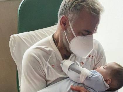 Operata la figlia di Gianluca Vacchi: "Non laveró la maglia sporca del suo sangue"