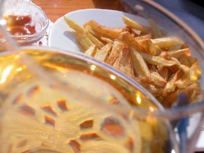 Il piano "dibolico": avvelena la cena dei genitori. Finisce in tragedia