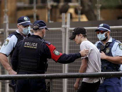 Cosa è successo nella città dove non c'è la polizia