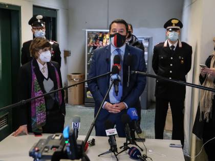Salvini va alla sbarra. Adesso rischia 15 anni