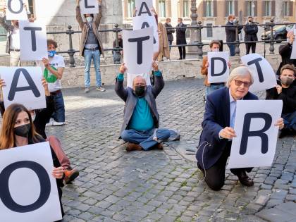 "Ecco cosa ho scritto a Speranza. Noi abbiamo rischiato la vita" "Ecco cosa ho scritto a Speranza. Noi abbiamo rischiato la vita"