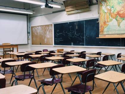 "Via mia figlia dalla scuola illiberale"