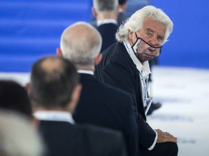 Tutto quello che non torna nell'arringa di papà Grillo