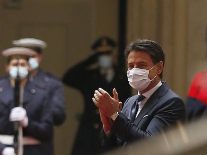 Caso Grillo, Conte rompe il silenzio. Ma scoppia la bufera
