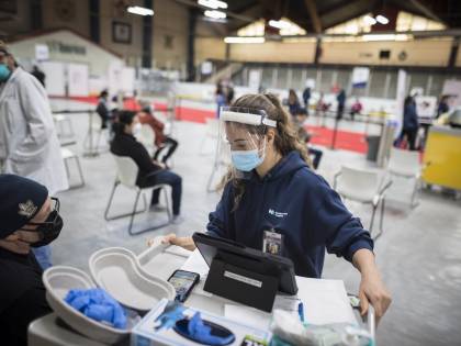 Scatta l'allarme sulla nuova variante: perché resiste