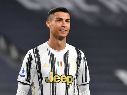 Un post sui social di Ronaldo? Assorbe energia come 10 famiglie