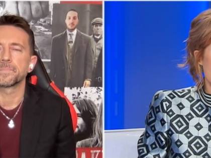 "Fa tenerezza": Scanzi difende Grillo in tv, la Gruber lo asfalta