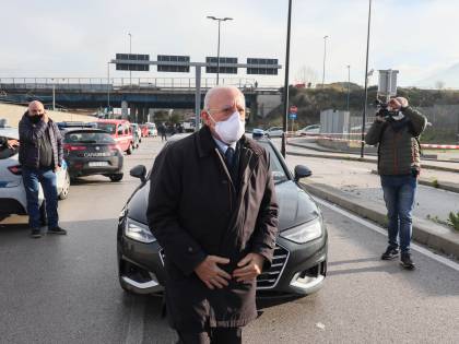 Il narcisismo della sinistra rissosa: rancori spacciati per sfide politiche