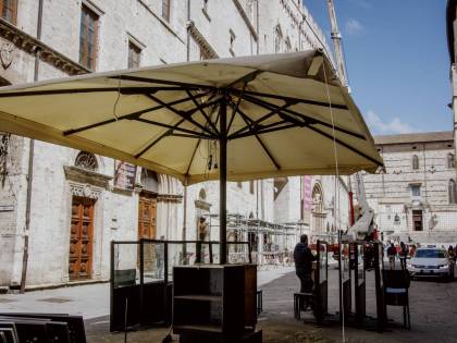 Scontro nel governo su coprifuoco e orari. Gelmini: niente multe, a tavola fino alle 22. Ma il Viminale la gela