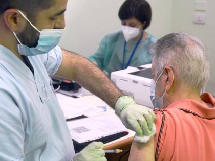 "Vaccini, nessun allarme Astrazeneca"
