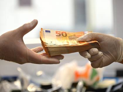 Conti correnti, crescono le spese. Ecco cosa sta accadendo