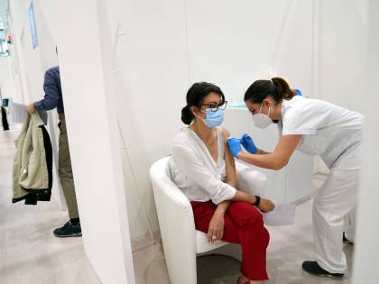Nemmeno per le fiale c'è meritocrazia: alle regioni virtuose ne mancano migliaia