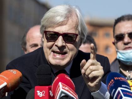 "Bisogna ribellarsi". L'invettiva di Sgarbi contro il coprifuoco