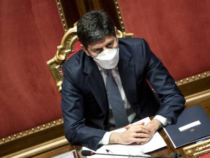 Il pasticcio di Speranza sulla variante indiana: "Io avvisato sei giorni dopo"