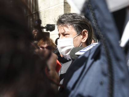 Stelle rosse e Dibba: l'ultimo dispetto di Rousseau a Conte