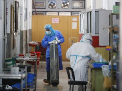 Coprifuoco, lockdown e chiusure non hanno aiutato: "Stiamo peggio di prima"