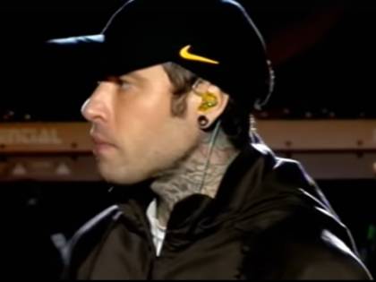 Altri guai per Fedez: "Al concertone ha fatto pubblicità occulta"