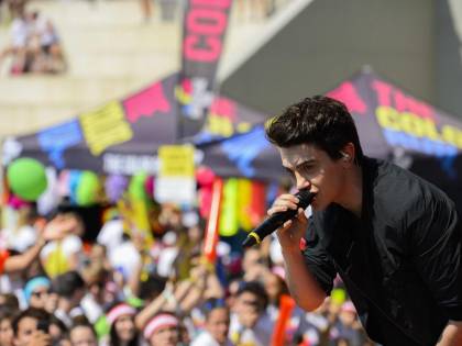 Fedez "ruba" la scena. E Michele Bravi dà lezioni buoniste a Pio e Amedeo