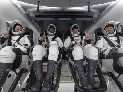 SpaceX, missione compiuta. Atterra la navicella di Musk