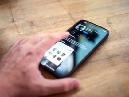 Clubhouse, la festa è finita: download a picco per l'app