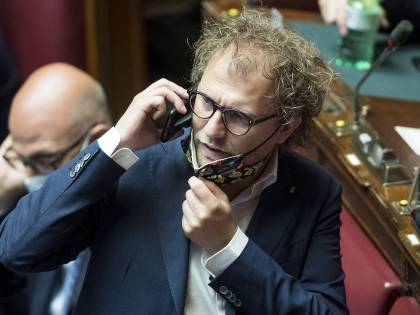 I veleni di Amara colpiscono Lotti: "L'ex ministro faceva spiare il pm del caso Consip"
