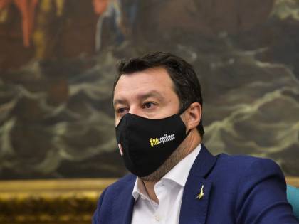 Salvini sfida i chiusuristi: la mossa in Cdm per stanare Speranza