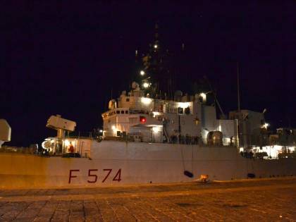 Guardia costiera libica spara contro peschereccio: ferito comandante