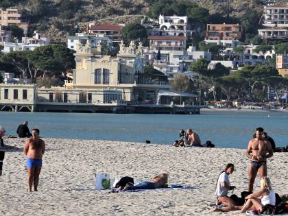 Si torna in spiaggia: quando riaprono le Regioni