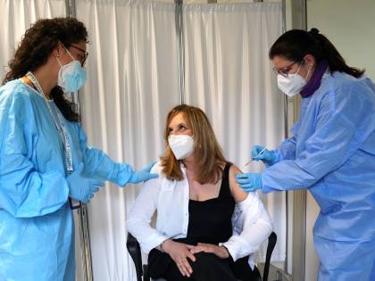 Vaccino per gli over 50: tutto ciò che c’è da sapere
