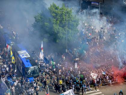 Torna la carica dei 3mila interisti. Assembramenti fuori San Siro