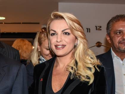 La Pascale va in piazza contro l'omofobia "Delusa da alcuni azzurri, non da Silvio"