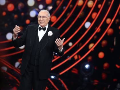 Pippo Baudo spiega l'Abc della tv a chi ulula senza sapere