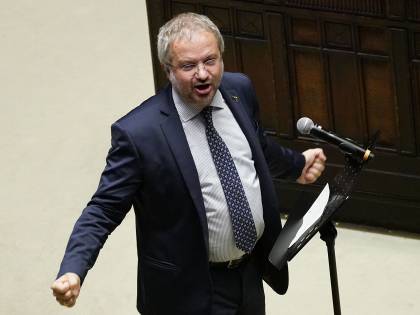 Foto choc su Borghi ma per il medico nessuna sanzione