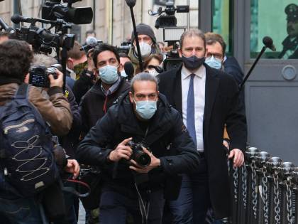 Casaleggio aspetta i soldi e scommette sul flop di Conte