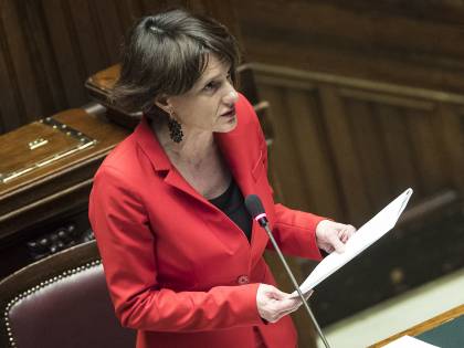 Le priorità della sinistra? "Una legge per dire ministra"