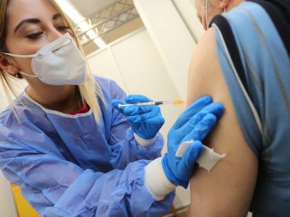 Oms, idea choc: "Ai Paesi poveri le dosi destinate ai ragazzi"