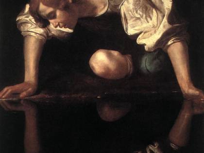 Narciso si specchia e dice: "Io non sono Caravaggio"